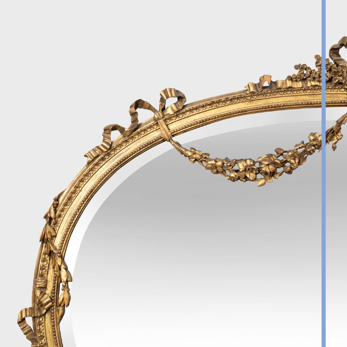 Miroir de style louis XVI en bois doré de forme oval, XIXe-photo-2