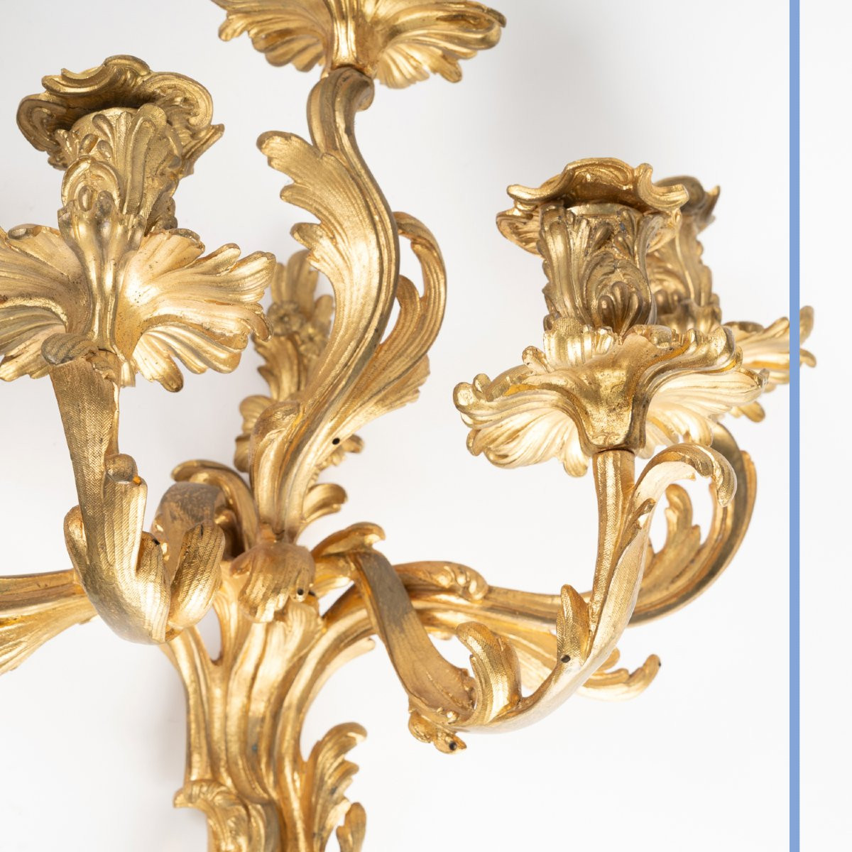 Paire d&#039;appliques de style Louis XV en bronze dor&eacute;, XIXe-photo-3