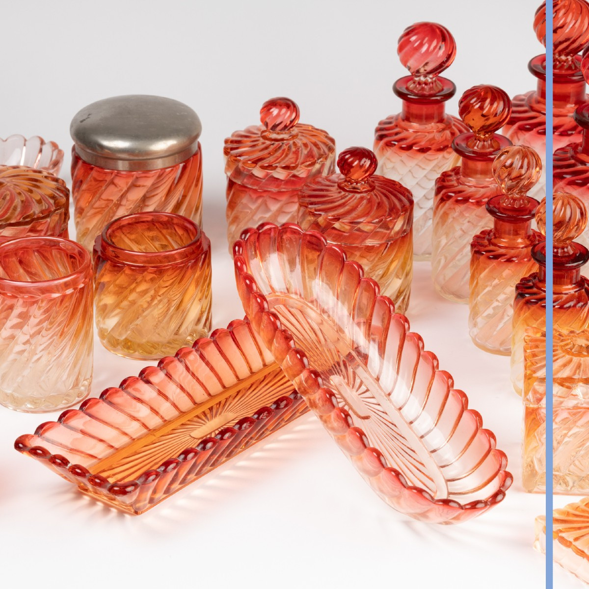 Maison Baccarat, Pink Tinted Crystal Toiletry Set, 20th-photo-4
