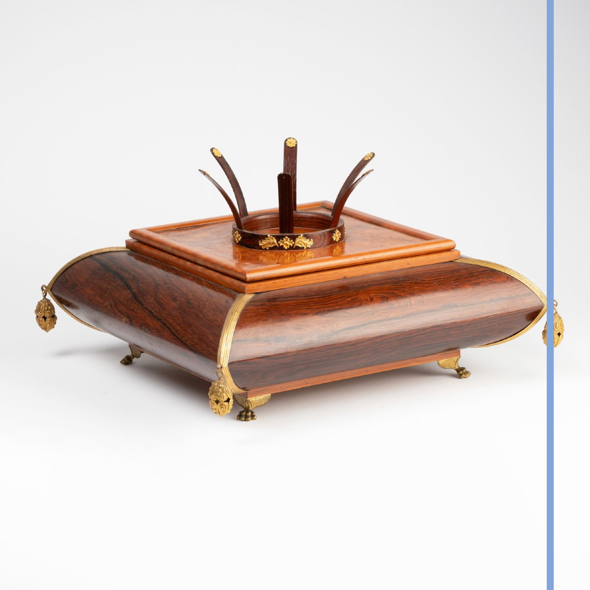 Maison Giroux (1799 - 1885), Box, 19th -photo-2