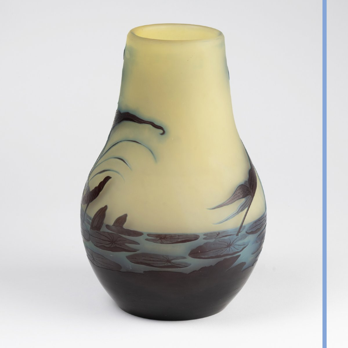 Emile Gallé (1846-1904), vase en verre multicouche à décor de nénuphars, XIXe-photo-3