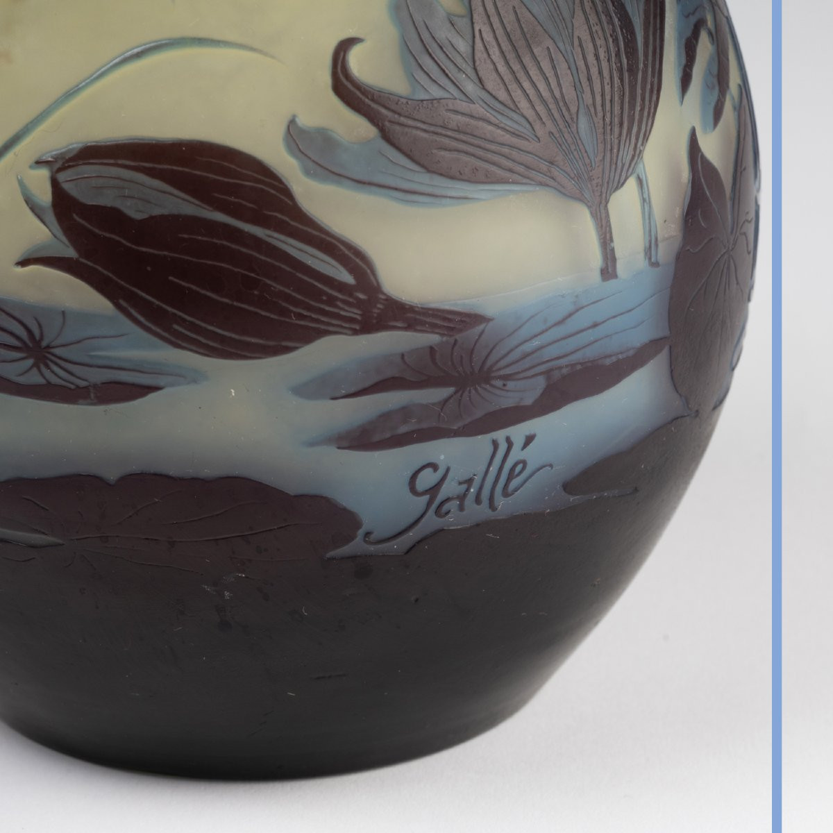 Emile Gallé (1846-1904), vase en verre multicouche à décor de nénuphars, XIXe-photo-2