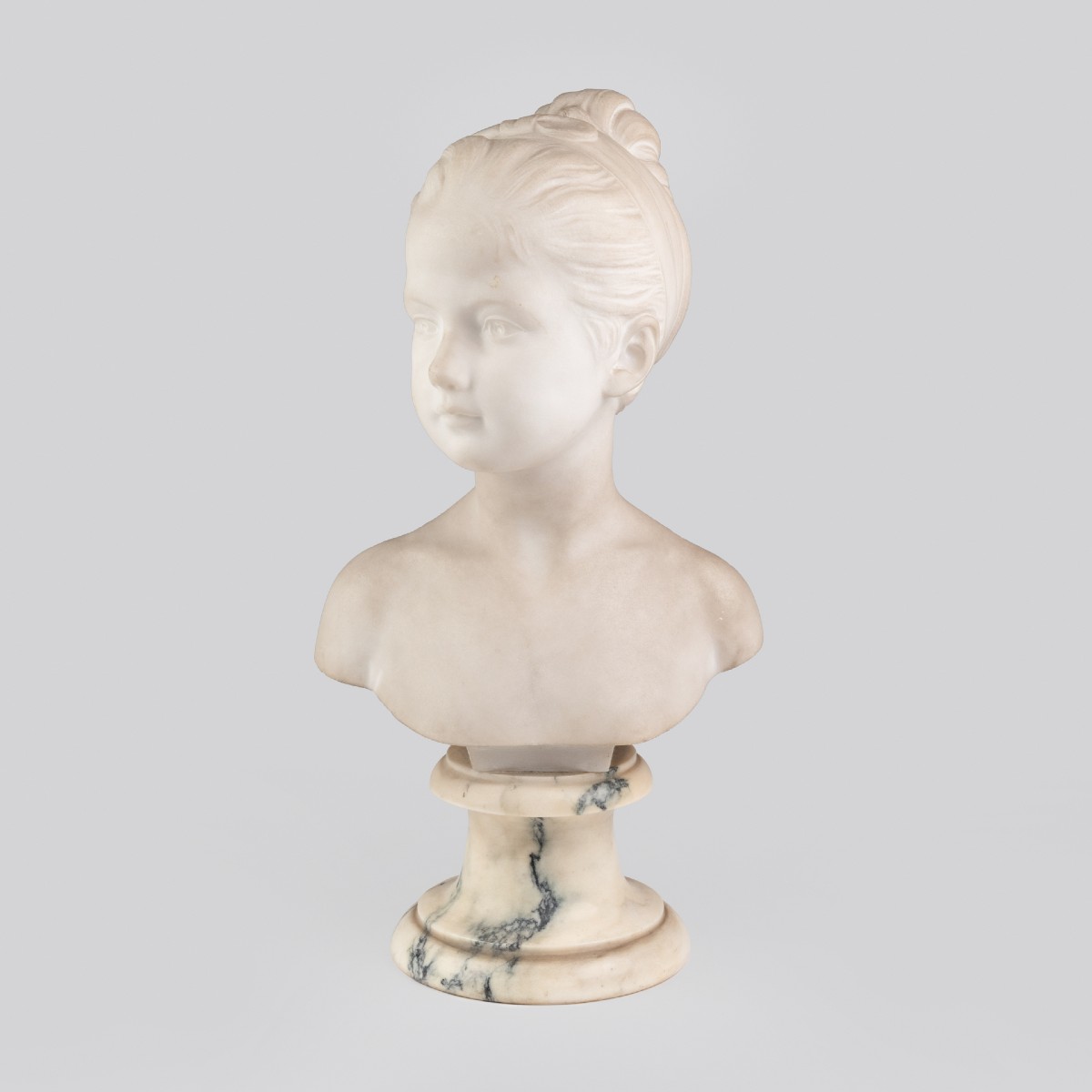 Guglielmo Pugi (1850 - 1915), Buste de jeune fille en marbre de carrare, XIXe