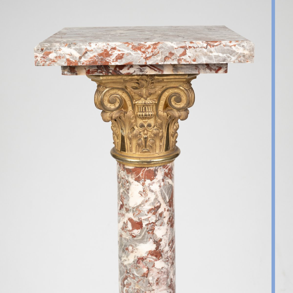 Colonne en marbre rouge veiné blanc orné de bronze doré, XXe-photo-4