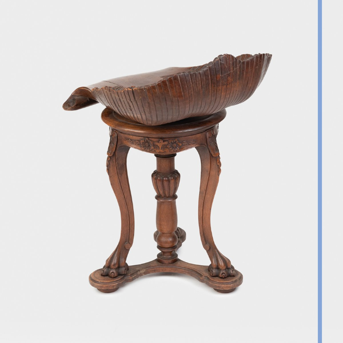 Chaise de harpiste en noyer sculpté d'une coquille, XIXe-photo-3