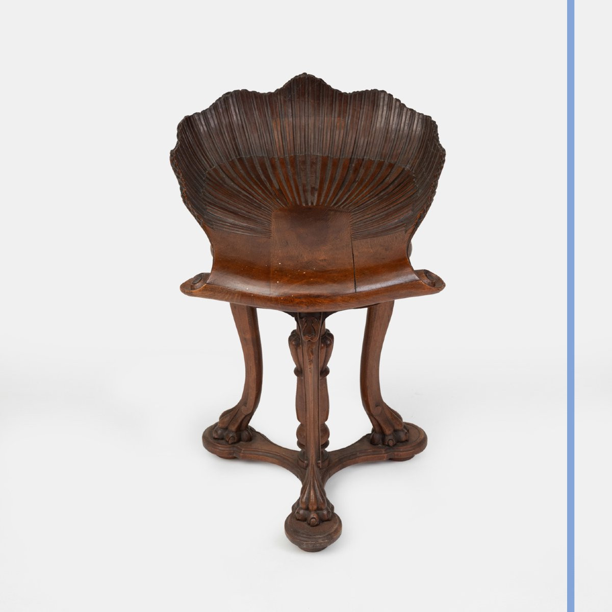 Chaise de harpiste en noyer sculpté d'une coquille, XIXe-photo-1