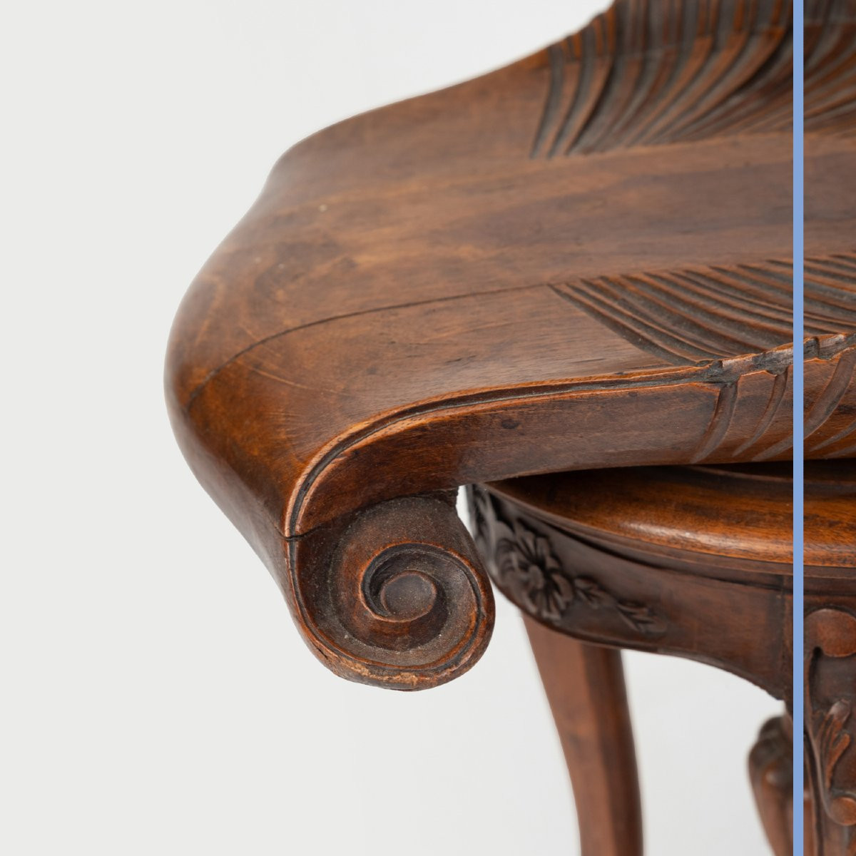 Chaise de harpiste en noyer sculpté d'une coquille, XIXe-photo-4