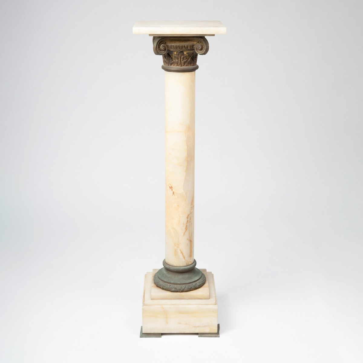 Sellette en onyx et bronze doré, XXe