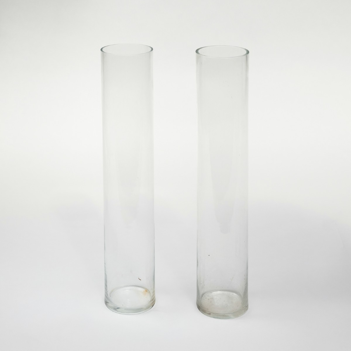 Paire de vases pour Lys en verre, XXe