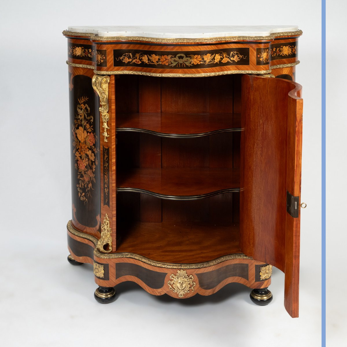 Meuble à hauteur d'appui en marqueterie de bois précieux, XIXe-photo-3