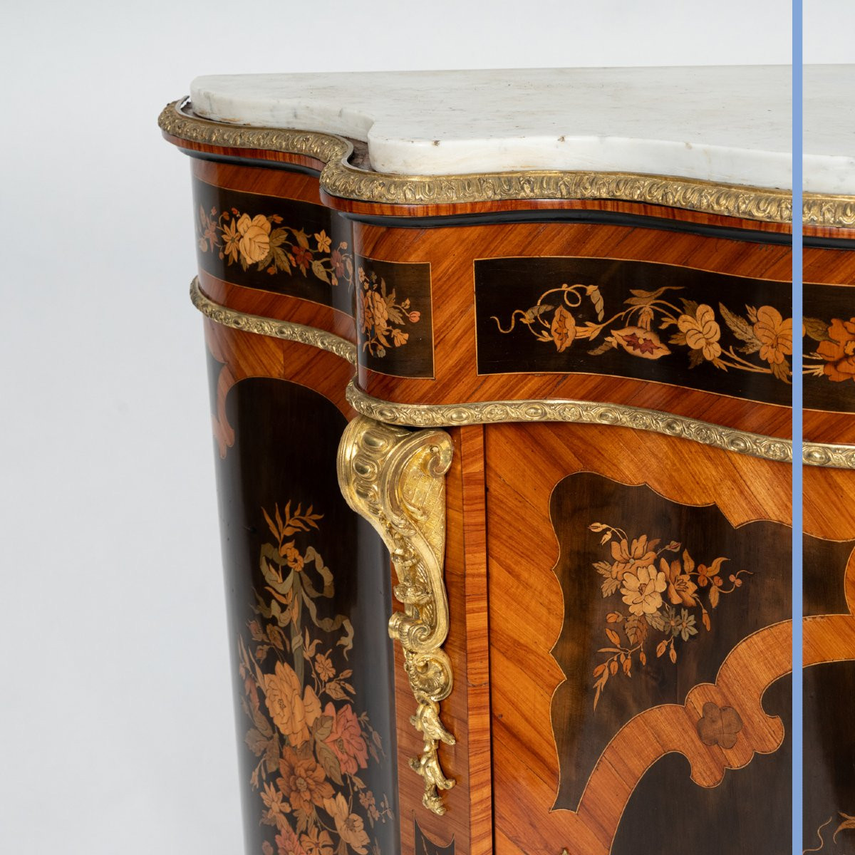 Meuble à hauteur d'appui en marqueterie de bois précieux, XIXe-photo-5