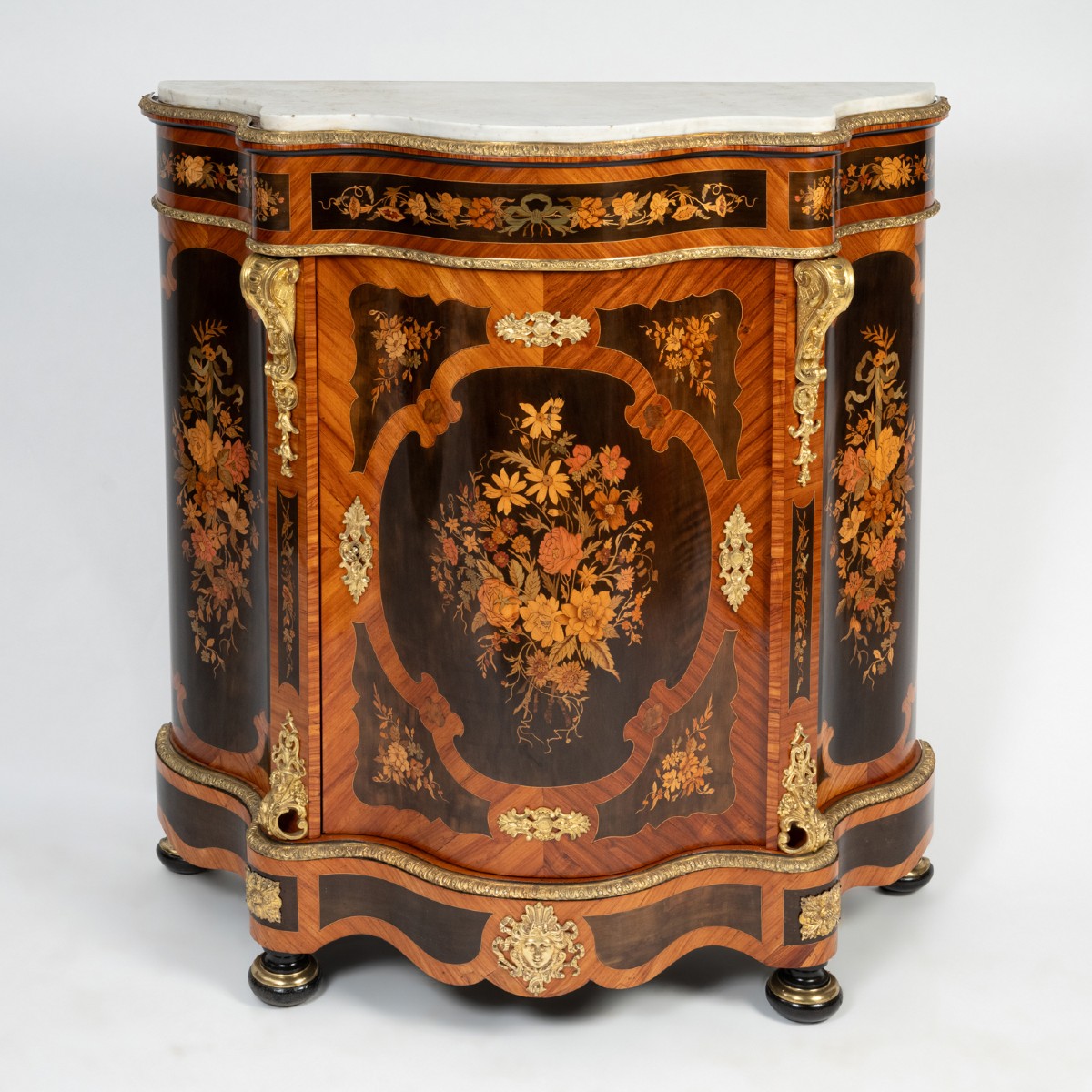 Meuble à hauteur d'appui en marqueterie de bois précieux, XIXe