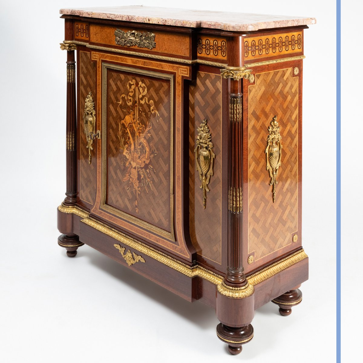 Meuble à hauteur d'appui marqueté aux vases en bronze doré, XIXe-photo-3
