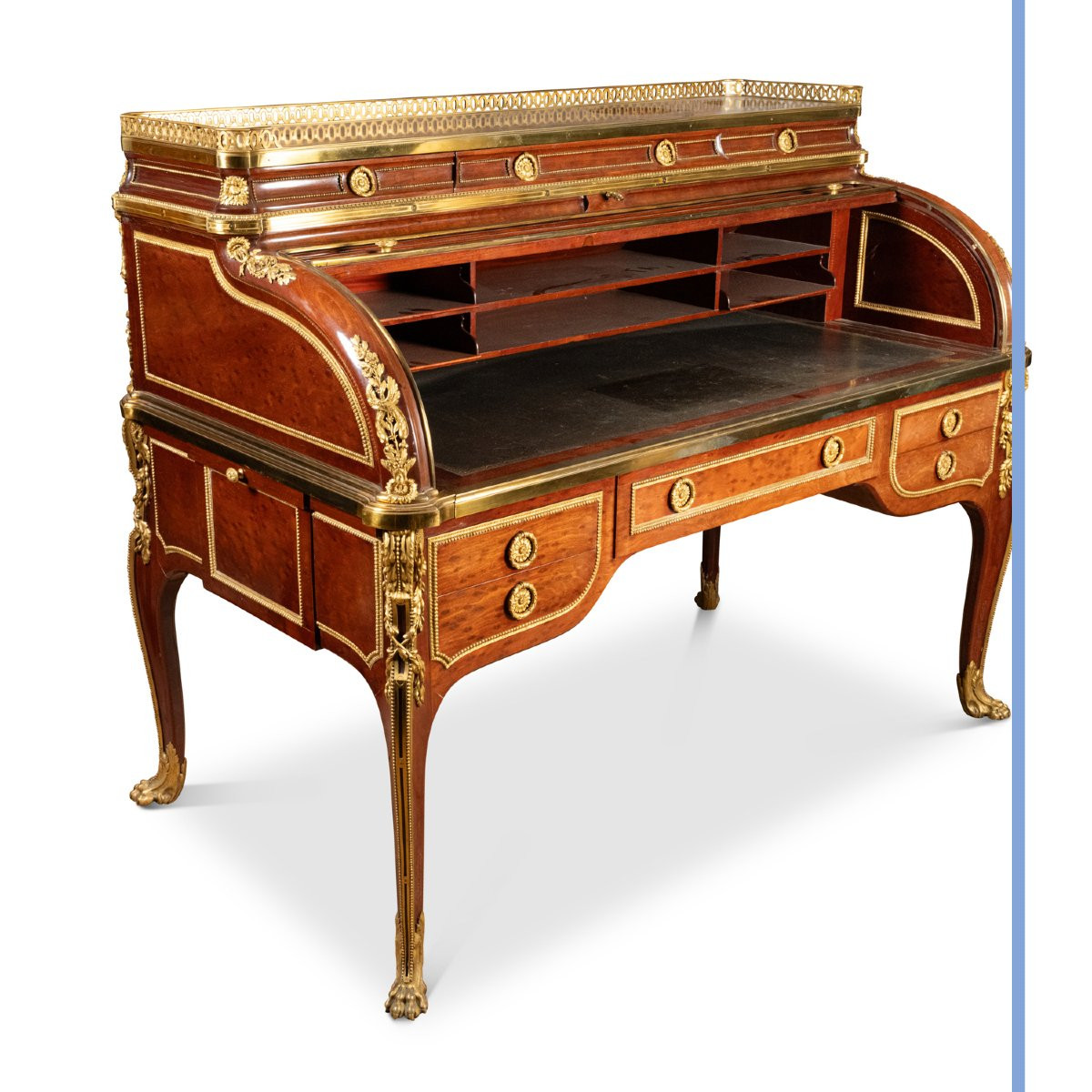 Bureau de milieu à cylindre en acajou richement orné de bronze doré, XIXe-photo-4