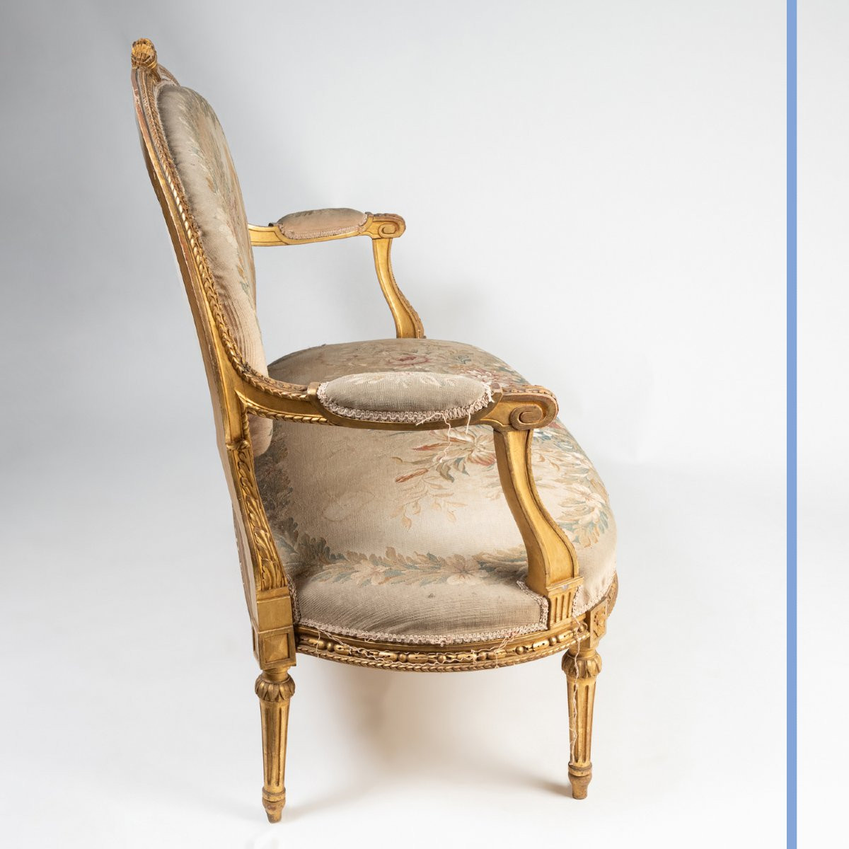 Living Room Set Consisting Of A Bench And Four Armchairs In Giltwood And Tapestry, 19th Century-photo-1