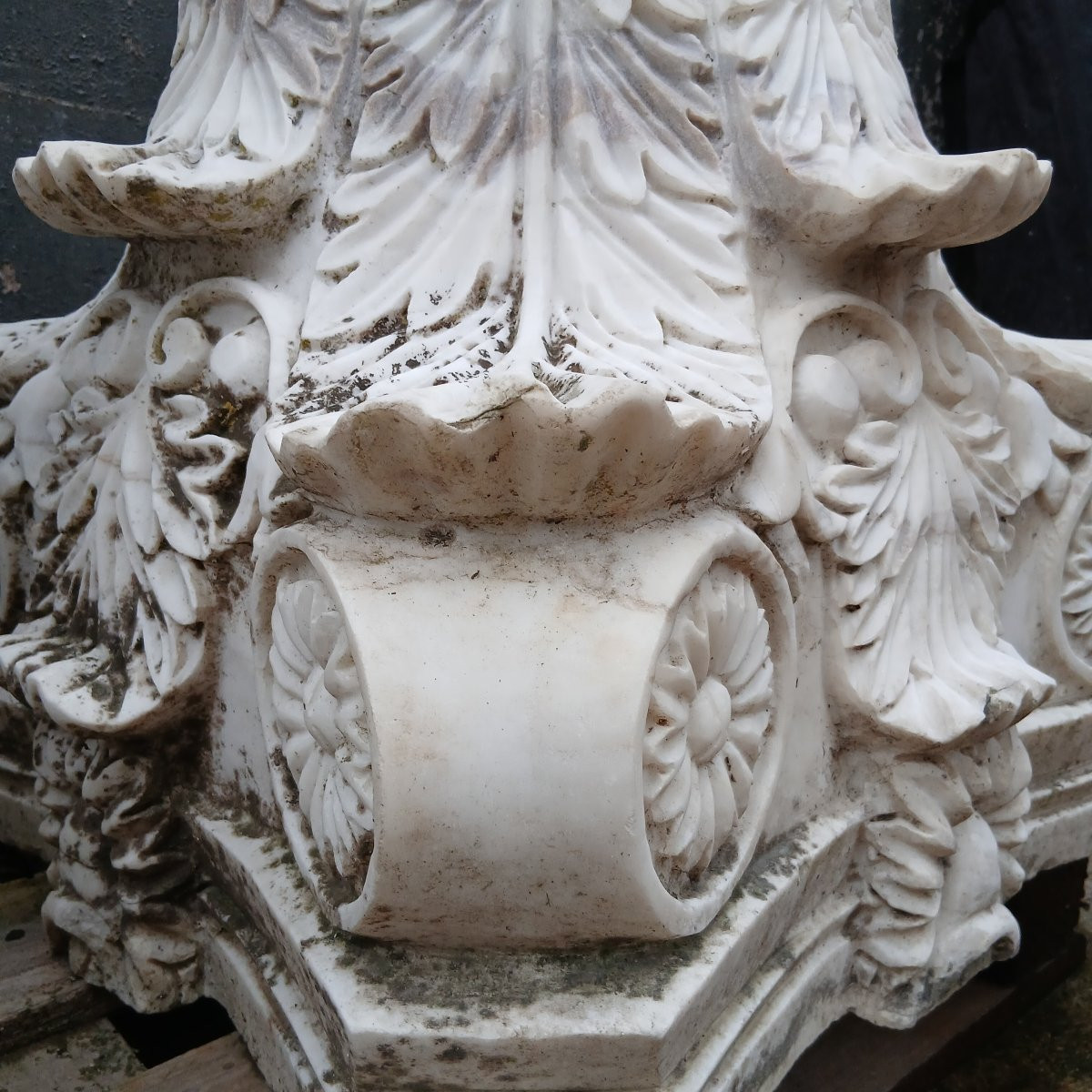 Paire de chapiteaux corinthiens en marbre, XXe-photo-4