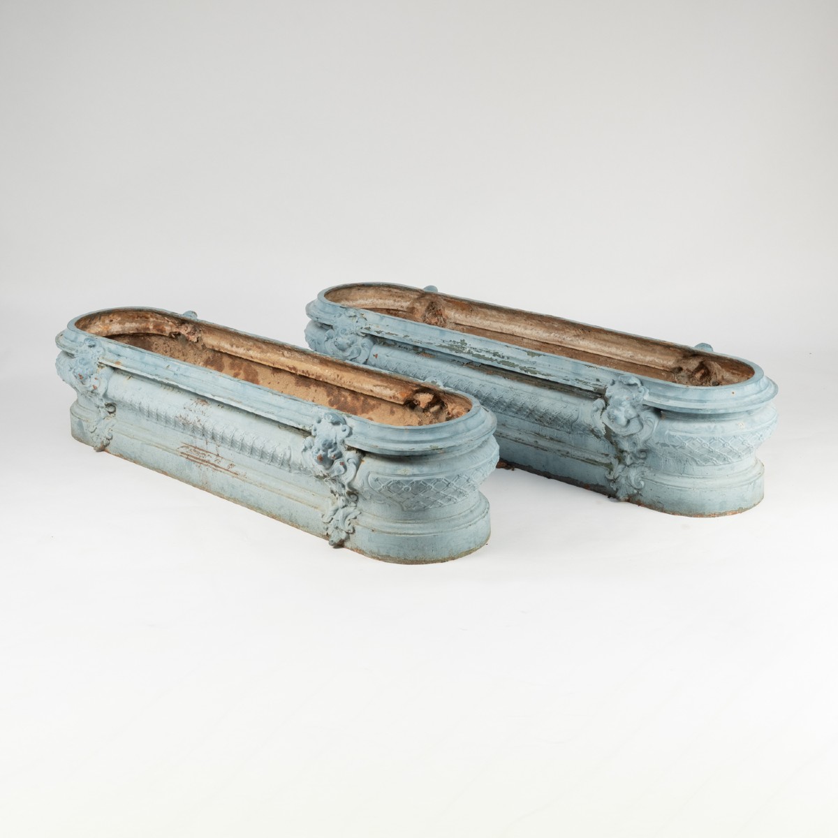 Fonderie d'art du Val d'Osne, paire de jardinières en fonte de fer, XIXe