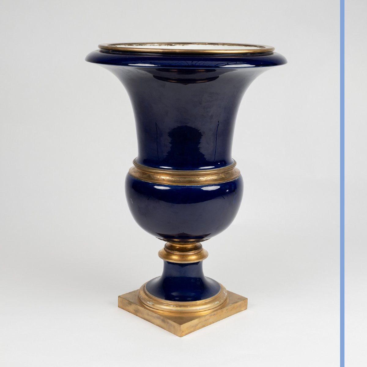Sèvres Manufactory, Medici Vase In Blue And Gold Porcelain, Adorned With Gilt Bronze, 19th Century-photo-3