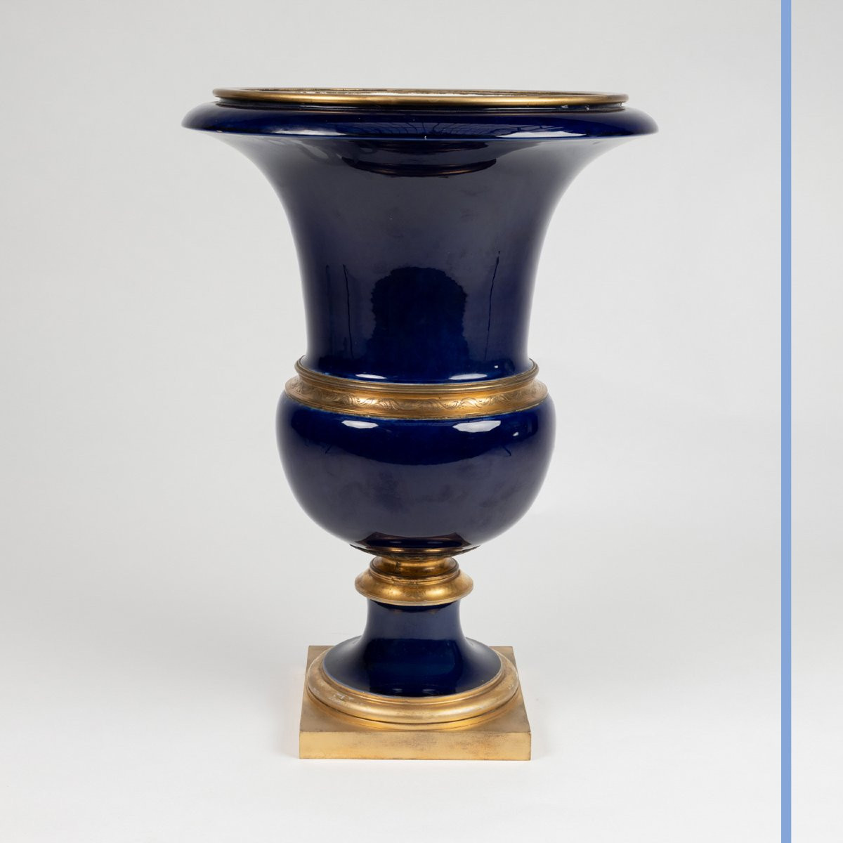 Sèvres Manufactory, Medici Vase In Blue And Gold Porcelain, Adorned With Gilt Bronze, 19th Century-photo-4