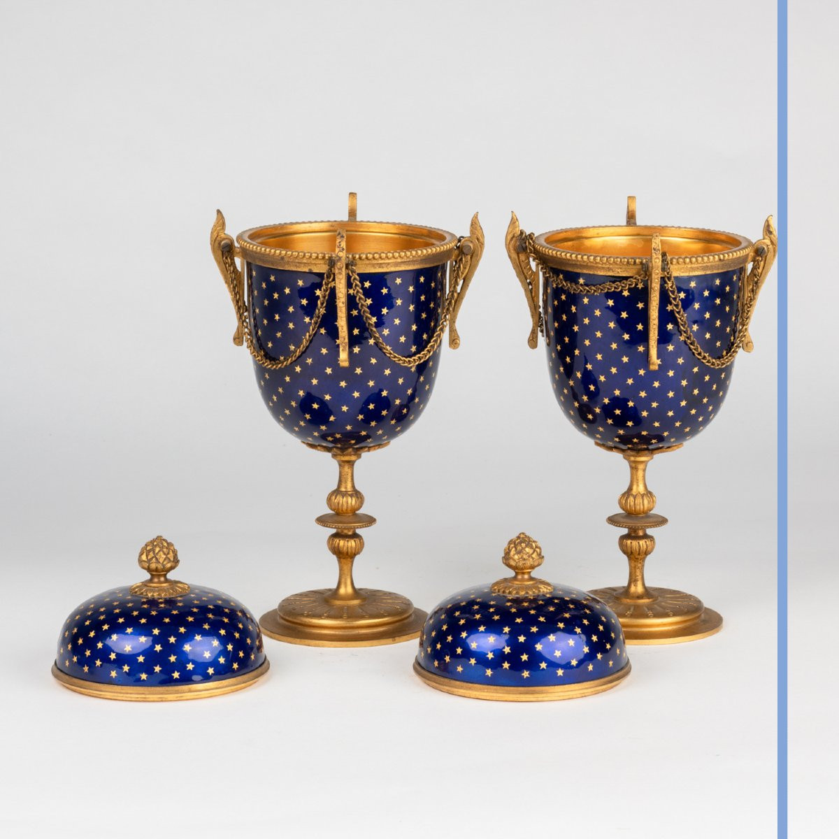 Paire de pots couverts en cuivre émaillé et bronze doré, XIXe-photo-3