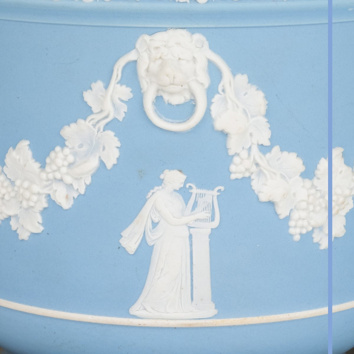 Pair Of Wedgwood Porcelain Planters, 20th Century-photo-4