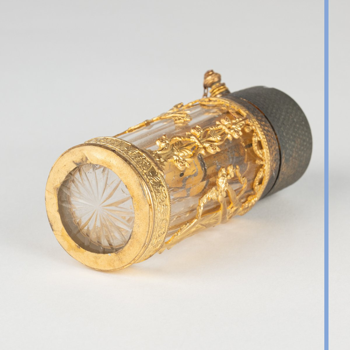 Dans le goût de Baccarat, vaporisateur à parfum en cristal taillé et bronze doré, XIXe-photo-4