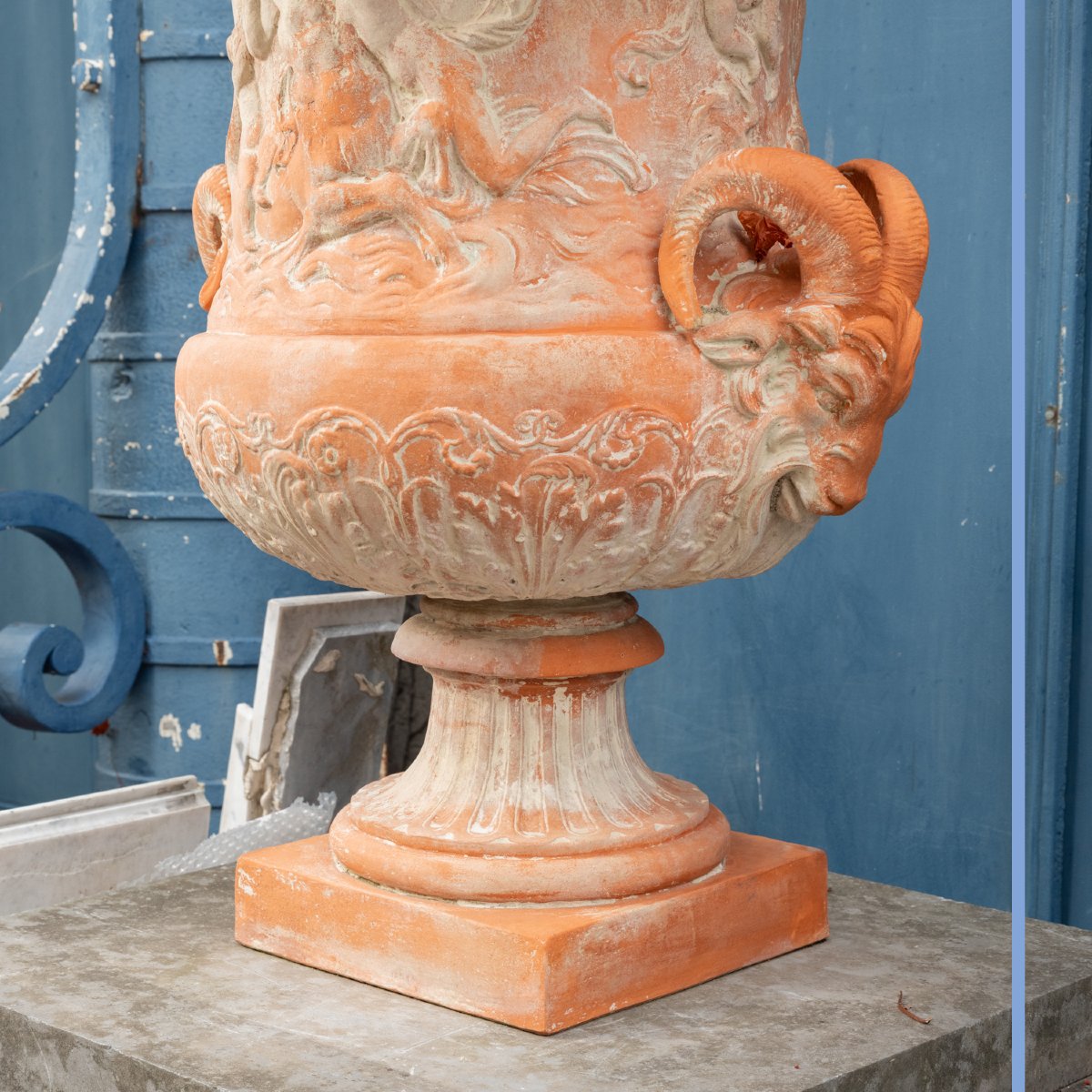Pair Of Large Ornamental Terra Cotta Medicis Vases, Late 19th-photo-3