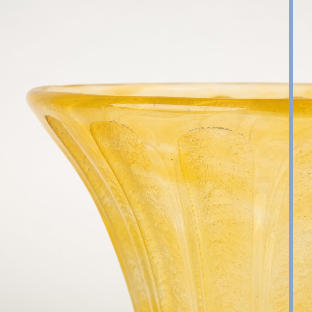 Maison Daum, vase en verre de forme corolle à godrons, XXe-photo-4