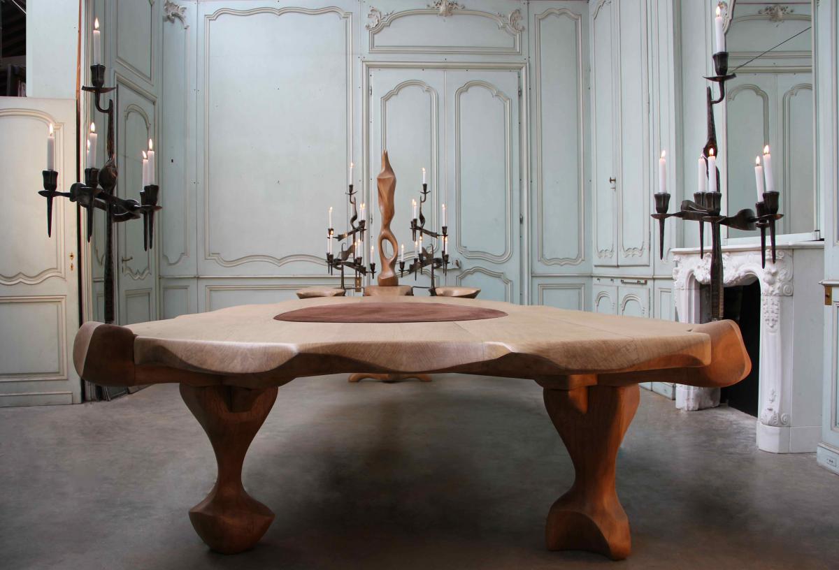 Exceptionnelle table en chêne blond et fer forgé, XXe