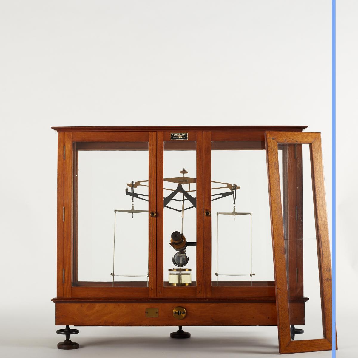 Mahogany Precision Balance, XXth-photo-3