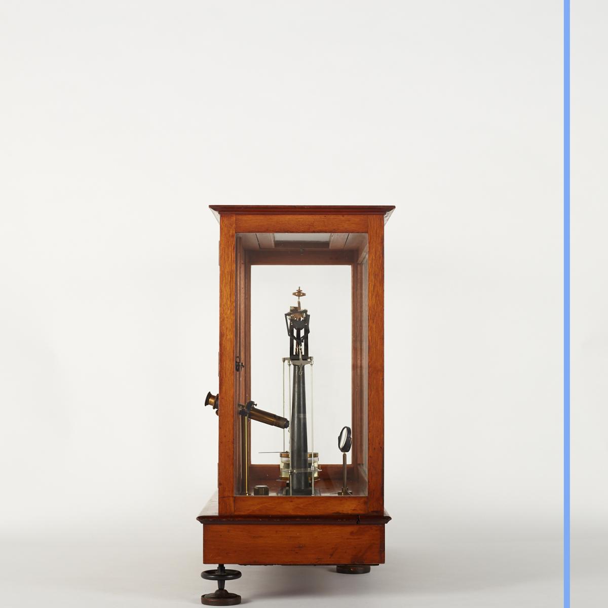 Mahogany Precision Balance, XXth-photo-1