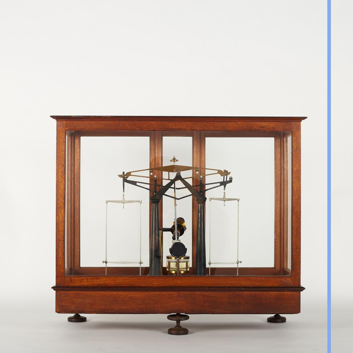 Mahogany Precision Balance, XXth-photo-2