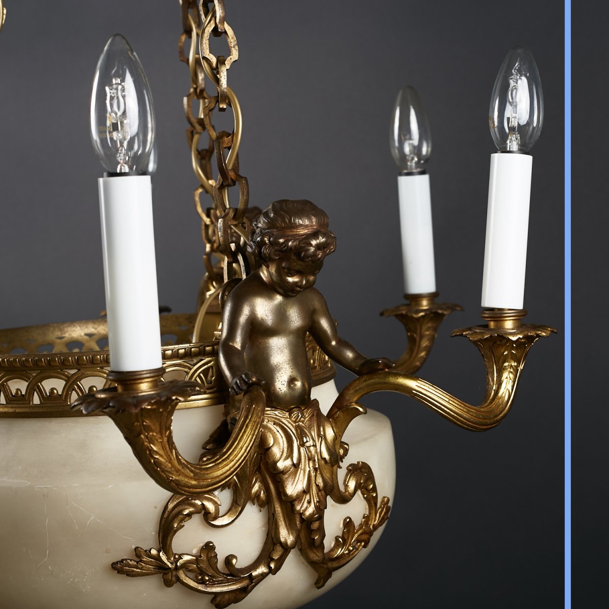 Lustre en bronze doré aux putti, coupe en marbre, XIXe-photo-3