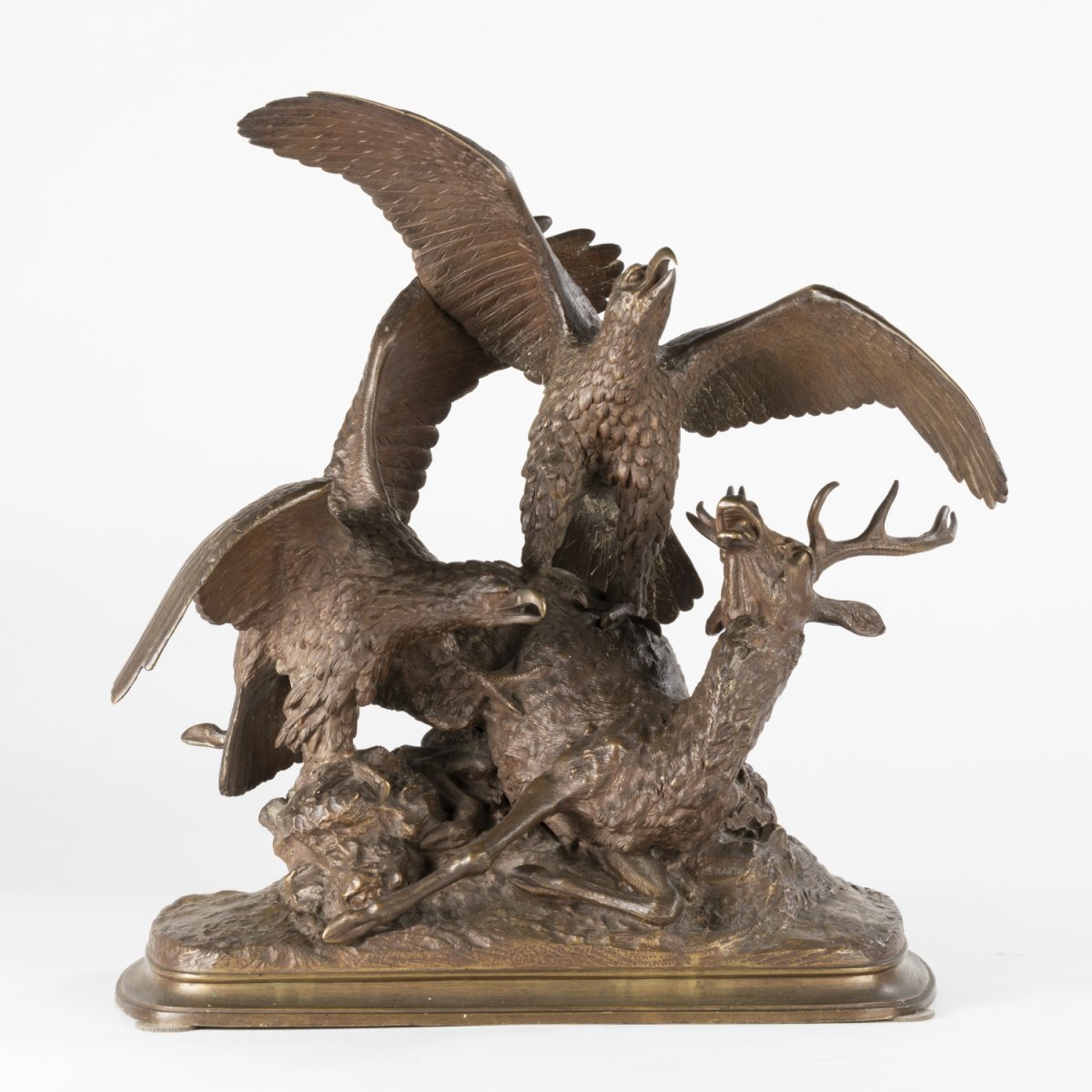 Christophe Fratin (1801-1864), Cerf attaqu&eacute; par deux aigles, bronze &agrave; patine brune, XIXe