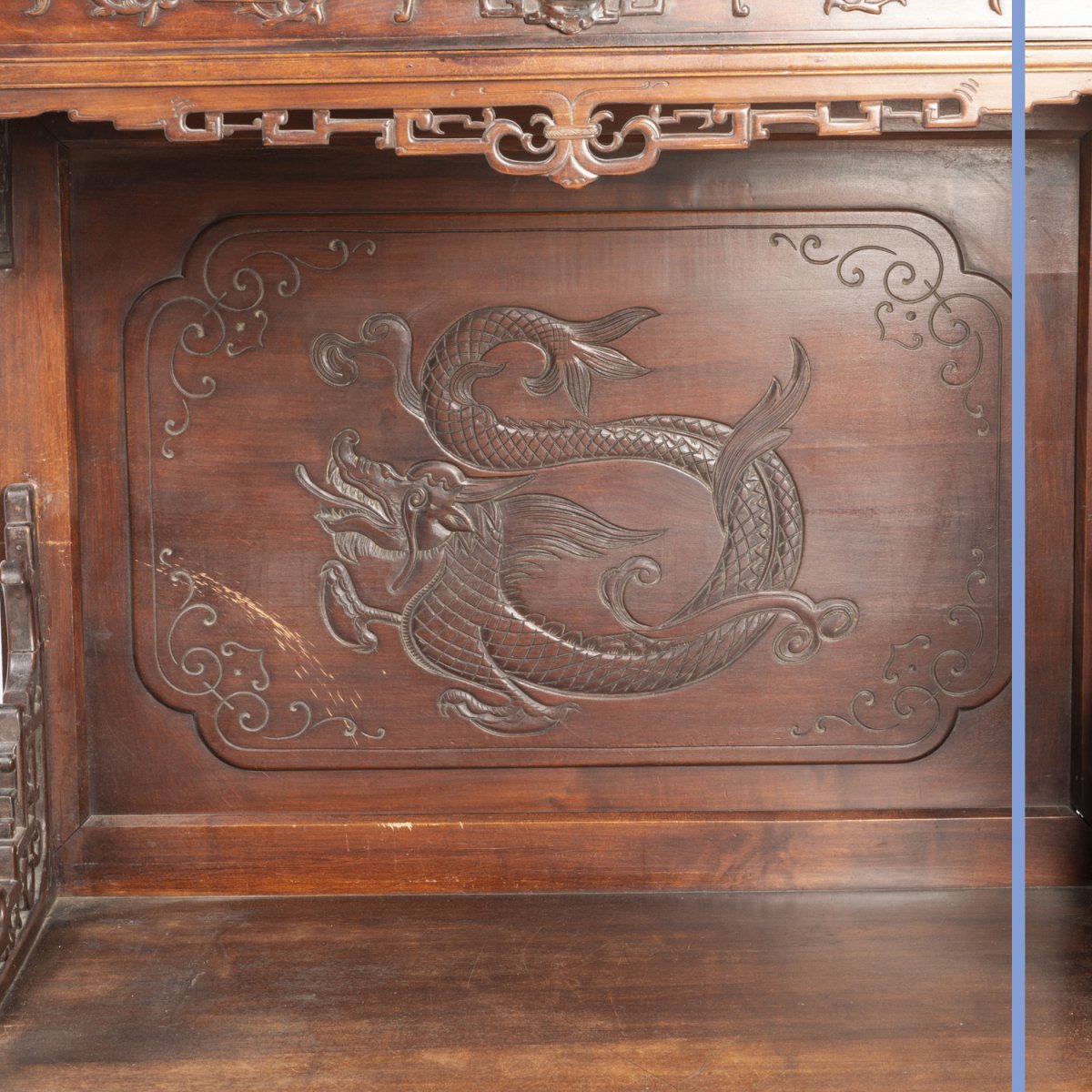 Maison Alphonse Giroux, cabinet vitrine en bois teinté sculpté au dragon, XIXe-photo-6