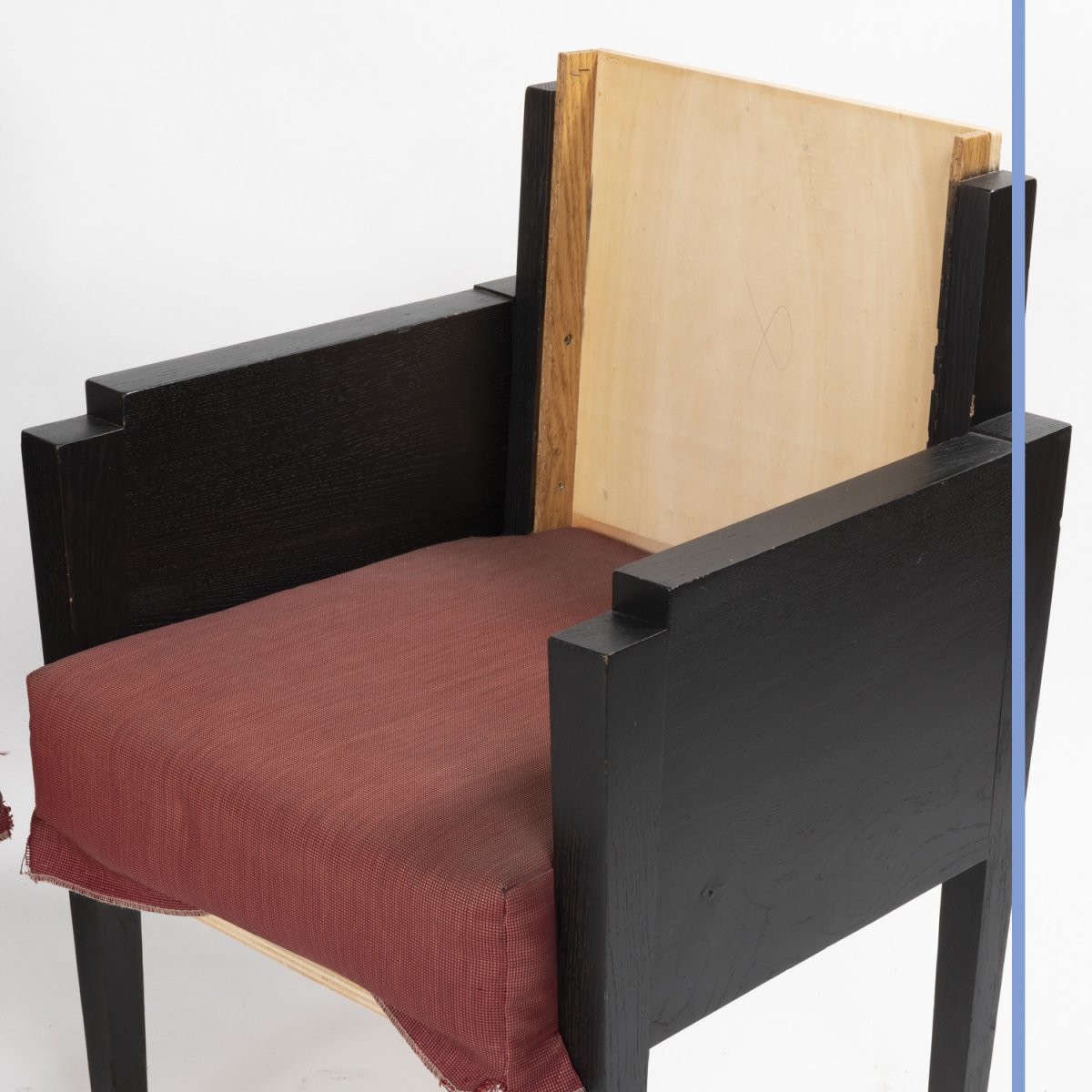 Paire de fauteuils en bois laqué noir, XXe-photo-3