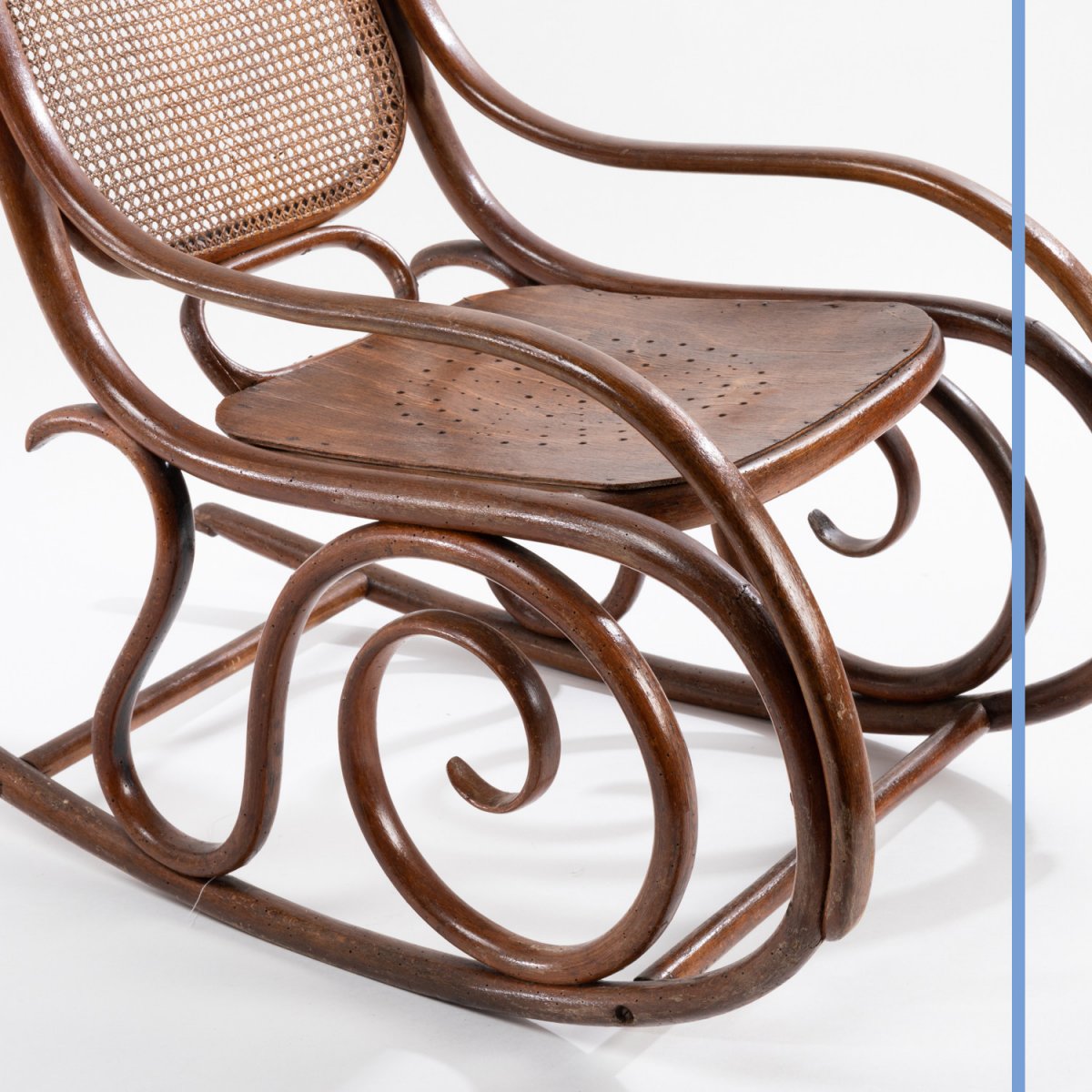 Dans le goût de Thonet, Rocking-Chair en bois courbé teinté, XXe-photo-7