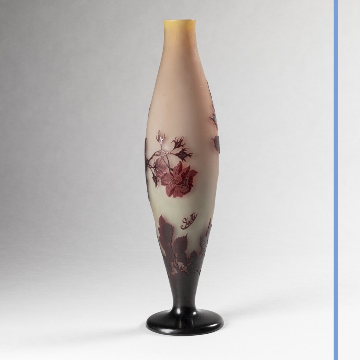 Émile Gallé (1846-1904), vase en verre multicouches aux roses, XIXe-photo-4