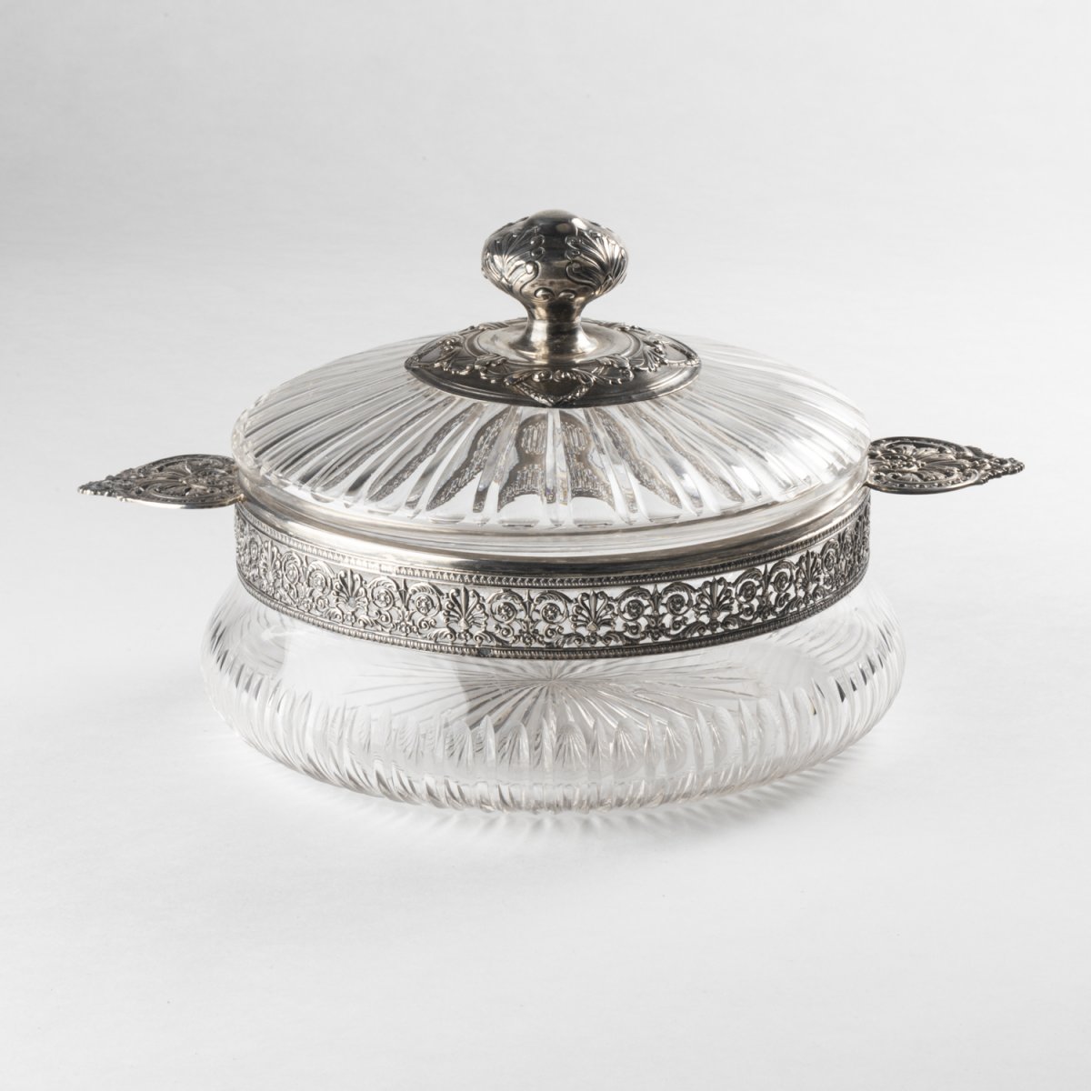 Compotier en cristal taill&eacute; et monture en argent, XIXe