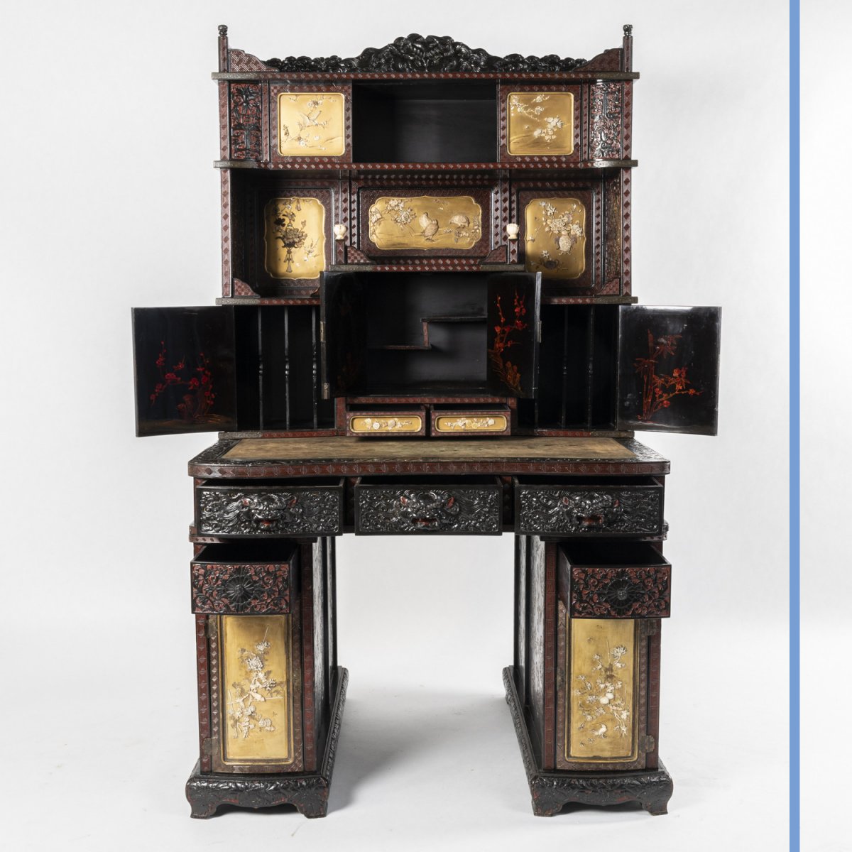 Japanese And English Desk In Black And Red Lacquer With Gold Lacquered Panels And Inlays, 19th-photo-2