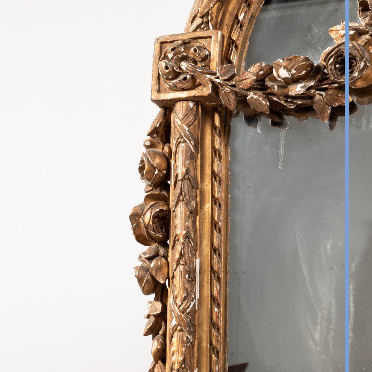 Miroir en bois doré sculpté à décor d'oiseaux et de guirlandes de fleurs, XIXe-photo-4