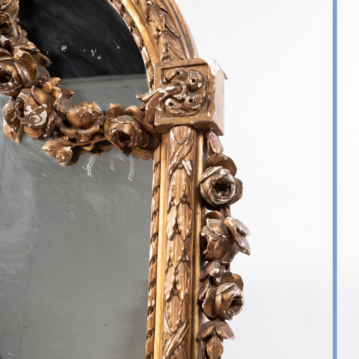 Miroir en bois doré sculpté à décor d'oiseaux et de guirlandes de fleurs, XIXe-photo-1