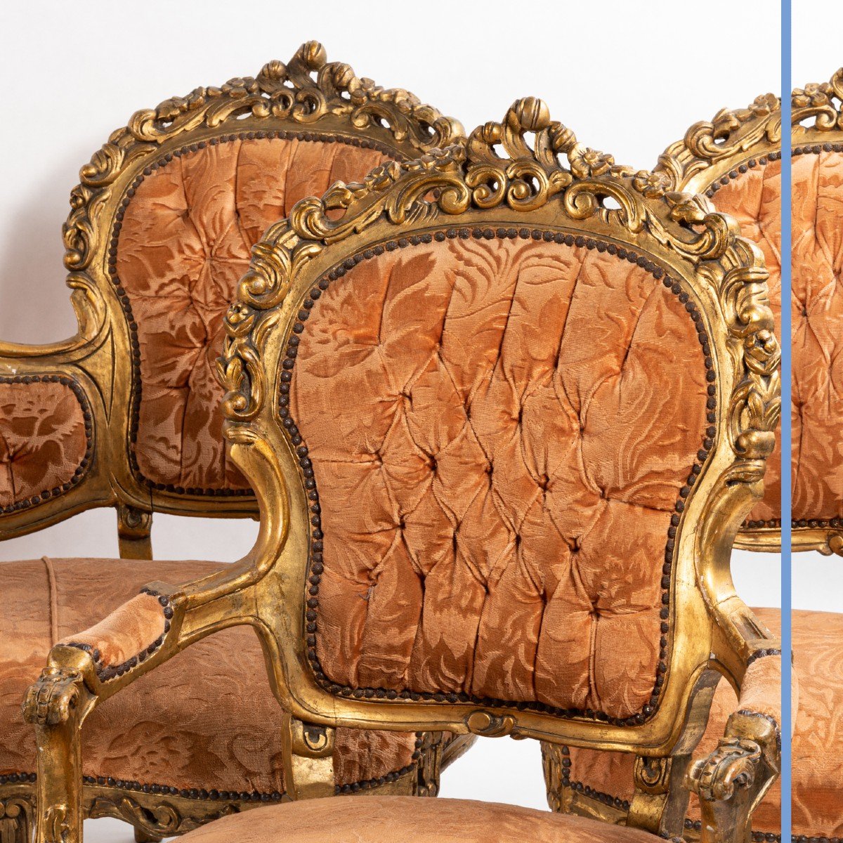 Salon compos&eacute; d&#039;une banquette et 4 fauteuils en bois dor&eacute;, XXe-photo-7
