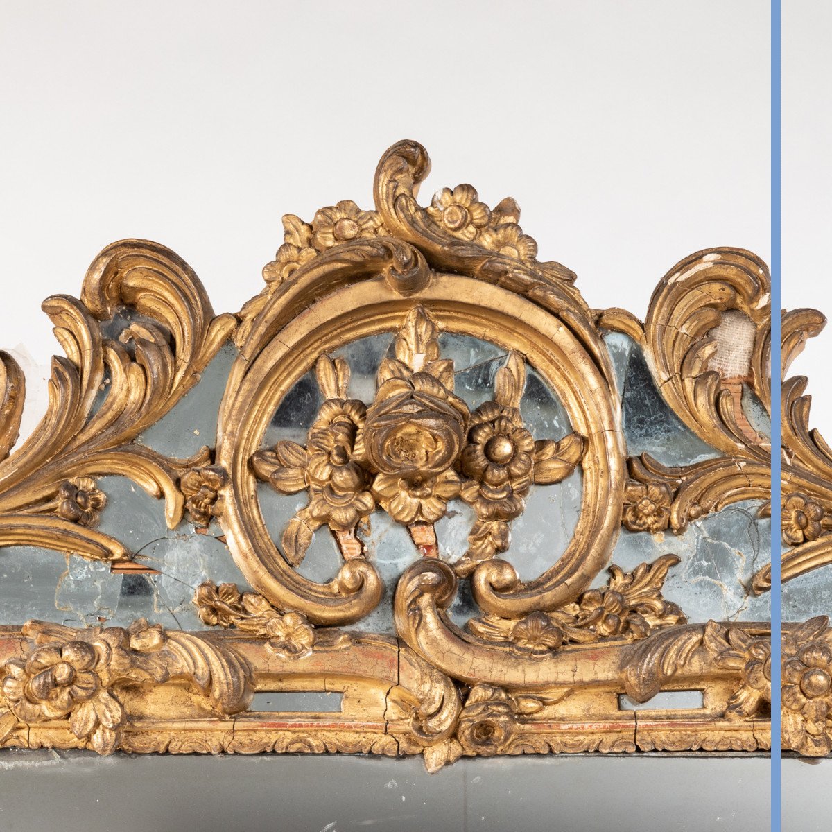 Miroir de style Louis XV en bois et stuc sculpté et doré, XIXe-photo-2