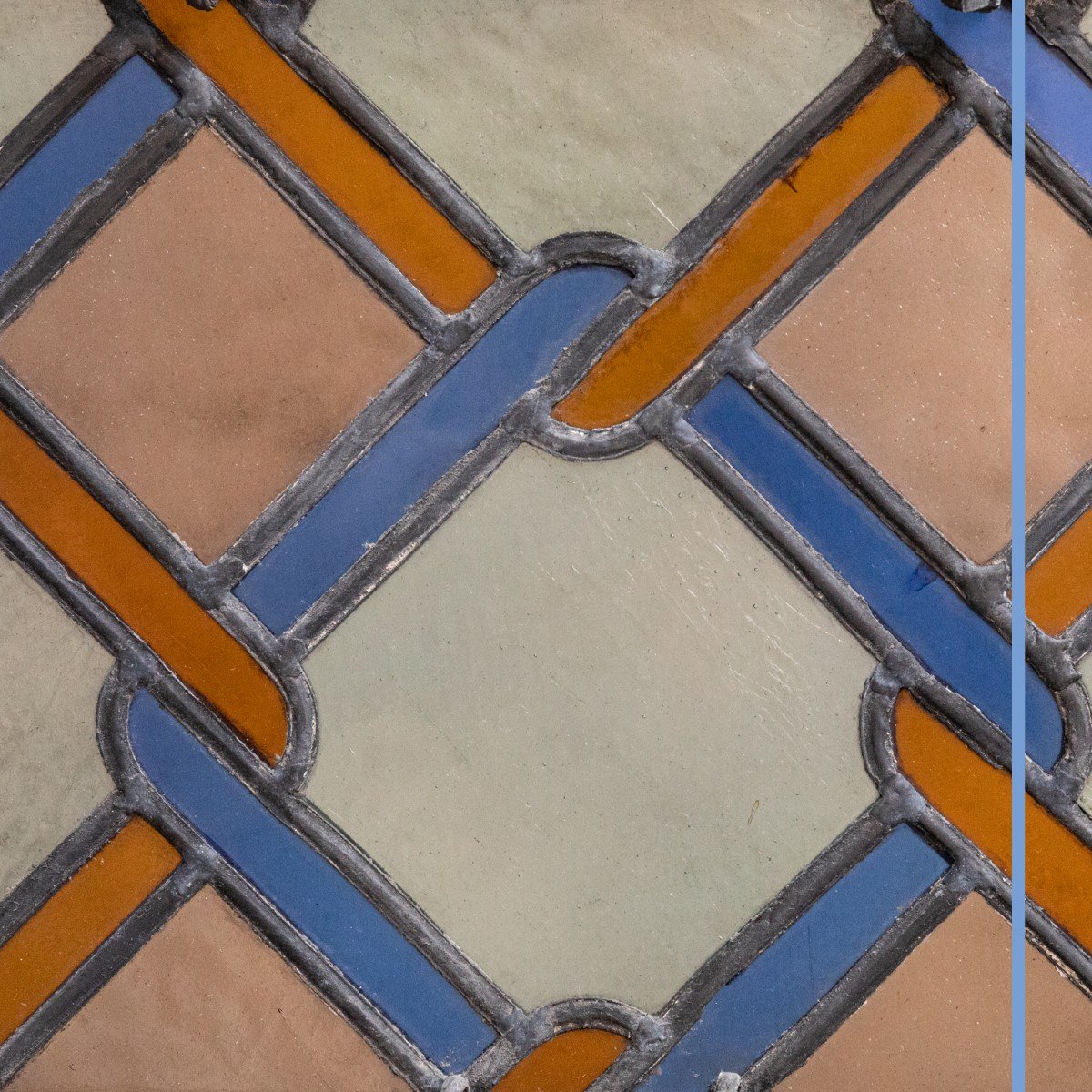 Vitrail &agrave; motif g&eacute;om&eacute;trique, fin XIXe, d&eacute;but XXe-photo-8