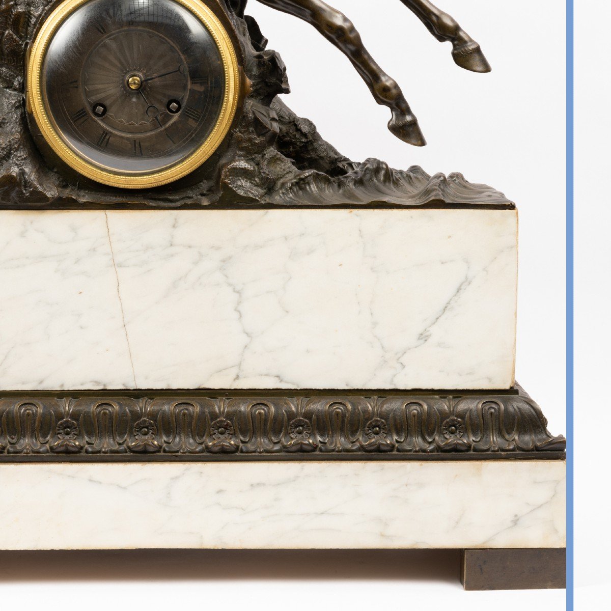 Pendule en bronze et socle en marbre blanc, XIXe-photo-4