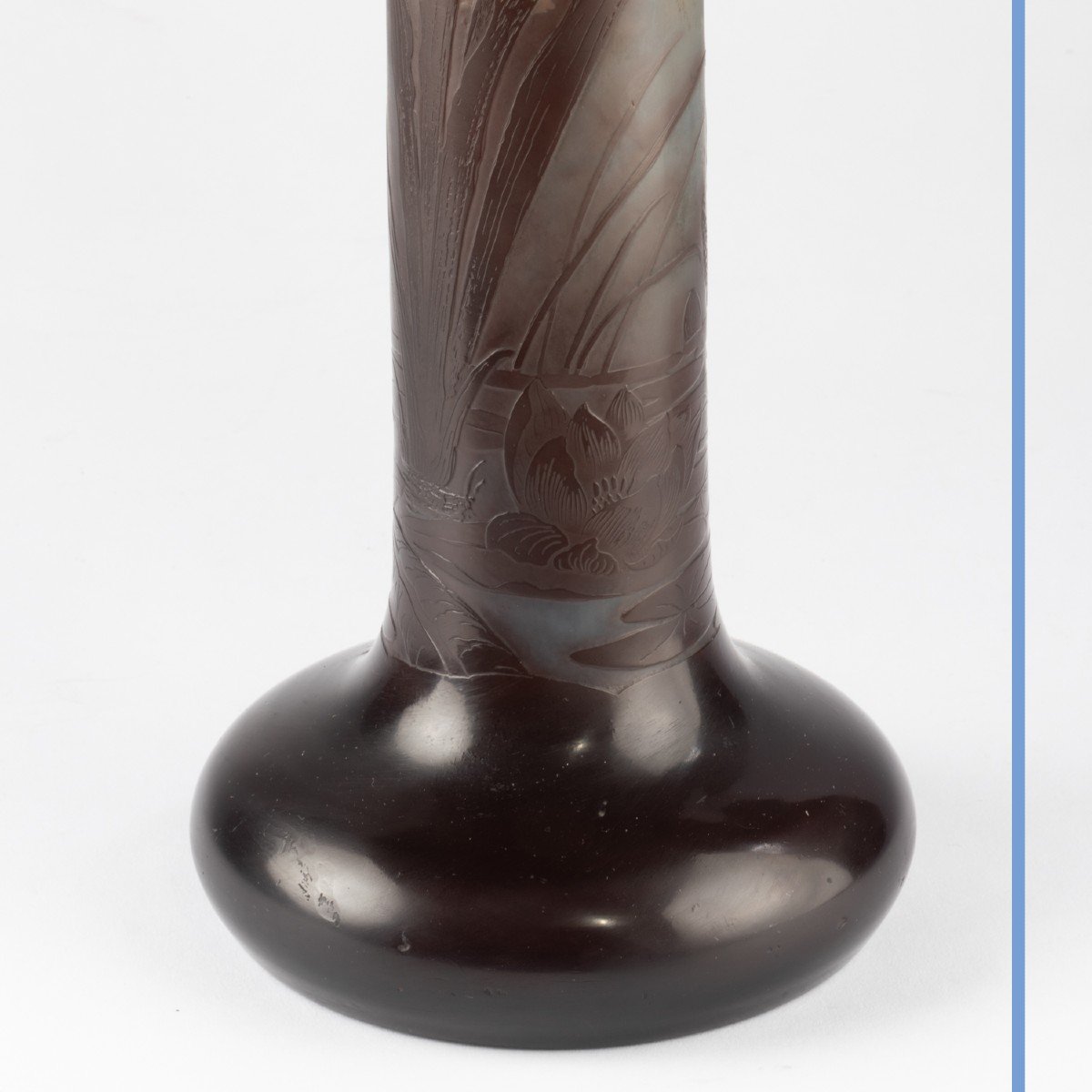 Emile Gallé (1846-1904), vase tubulaire en verre multicouche à décor d'iris et nymphéas, XIXe-photo-4