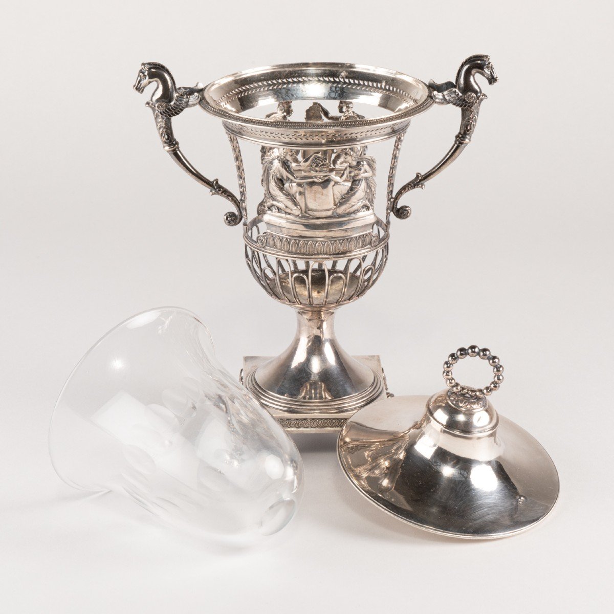 Confiturier en forme de vase à l'antique,  argent massif et cristal taillé, XIXe-photo-2
