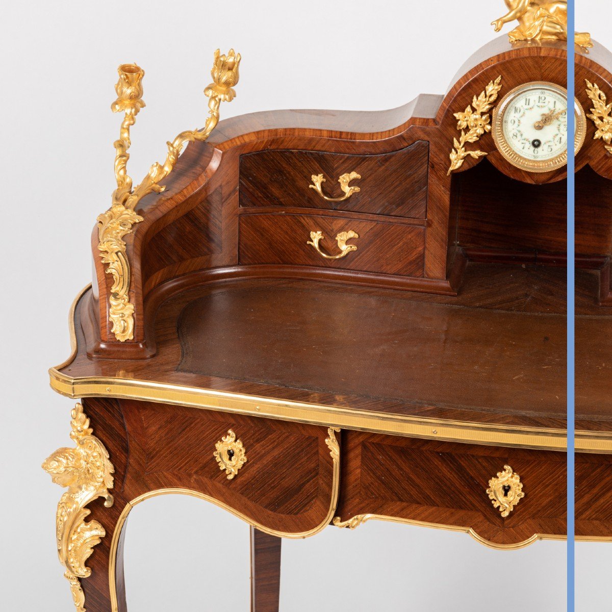 Bureau de Dame &agrave; l&#039;horloge en marqueterie de bois pr&eacute;cieux et en bronze dor&eacute;, XIXe-photo-1