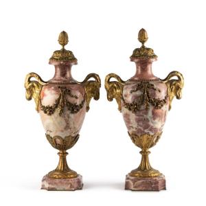 Jules Bénnès (XIXe), paire de cassolettes en marbre rose et bronze doré, XIXe